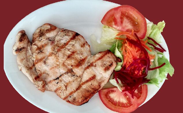 Filete de pollo con guarnición